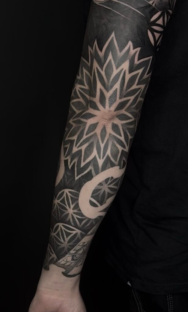 tattoo-geometrico-ornamental-mandala2